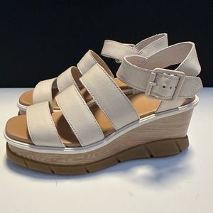 Sorel Joanie III Ankle Strap Wedge Sandal size 8. Euro 39